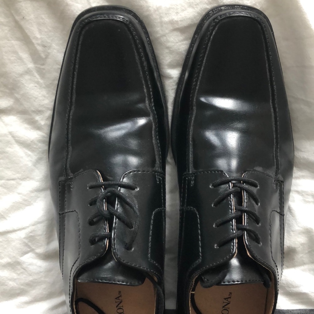Dress shoes